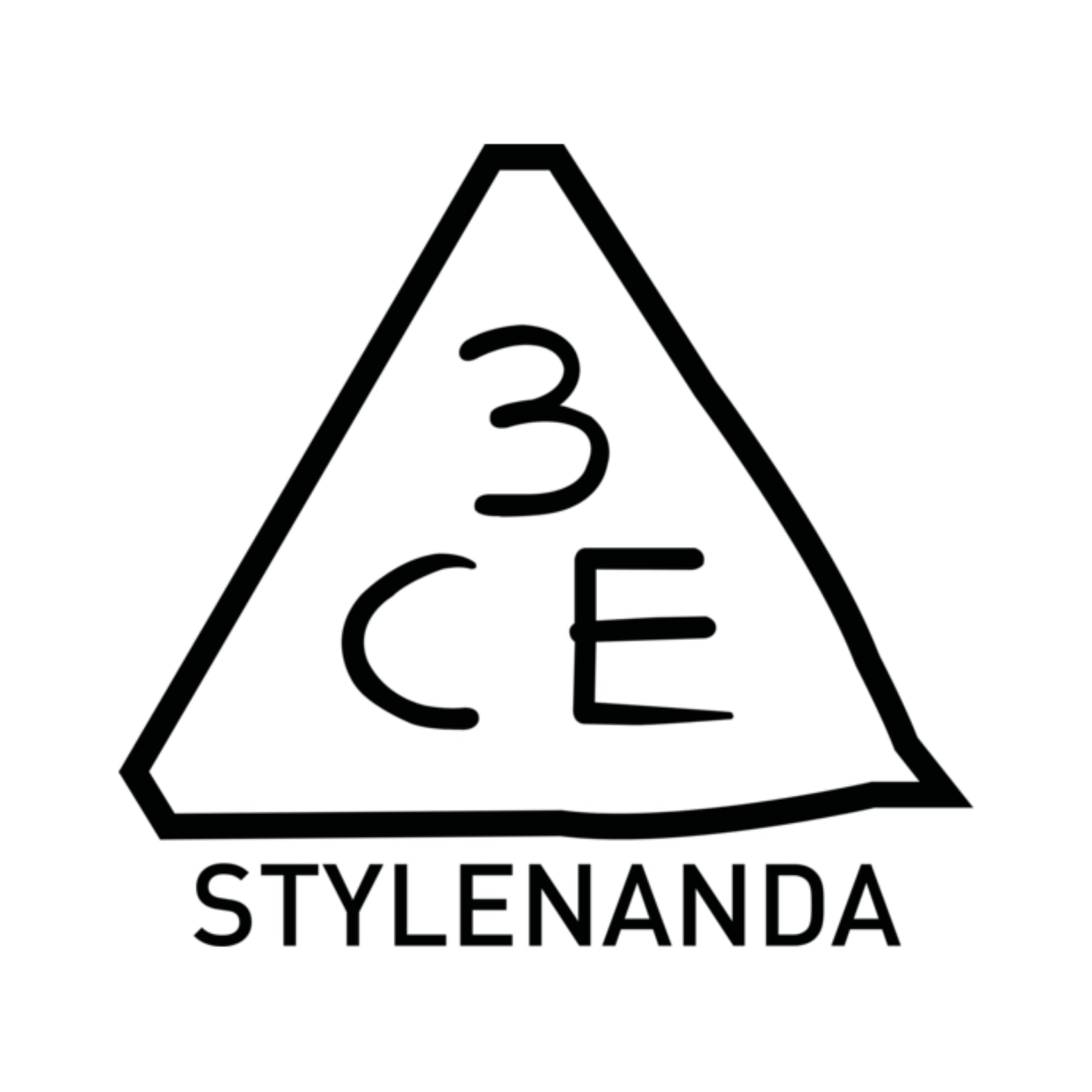 3CE(3 Concept Eyes)是韓國潮流美妝品牌,以高辨識度包裝與時髦色選著稱,主打唇彩、眼影與腮紅等彩妝。品牌風格延續韓系妝容的乾淨線條與高級氛圍,強調「好上手、好搭配」的日常顯色,讓新手也能快速完成質感妝。想找 3CE 唇釉、3CE 眼影盤等韓國彩妝,在一同百貨可依膚色與妝感挑選熱門色號與套組。