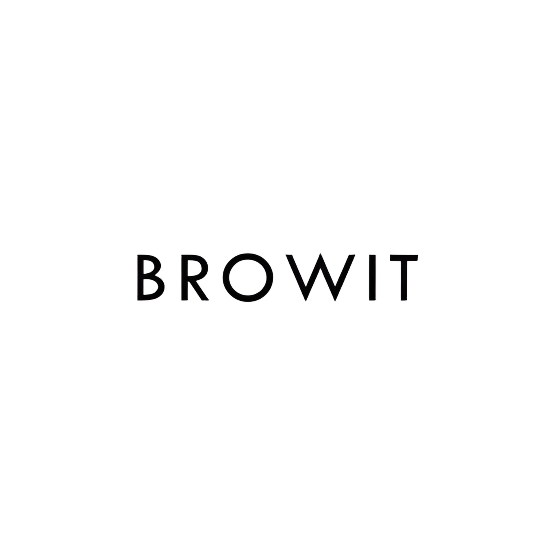 BROWIT 是泰國人氣彩妝品牌，主打「眉眼」精準妝容與易上手的日常彩妝。品牌以自然立體的眉型與乾淨眼妝為核心，延伸推出眉筆、眉粉、眼線等多款產品，強調顯色度與持妝表現，滿足從新手到進階玩家的妝容需求。想找 BROWIT 眉彩、BROWIT 眼線等泰國彩妝熱銷單品，在一同百貨可挑選適合通勤、約會與拍照的眉眼必備品。