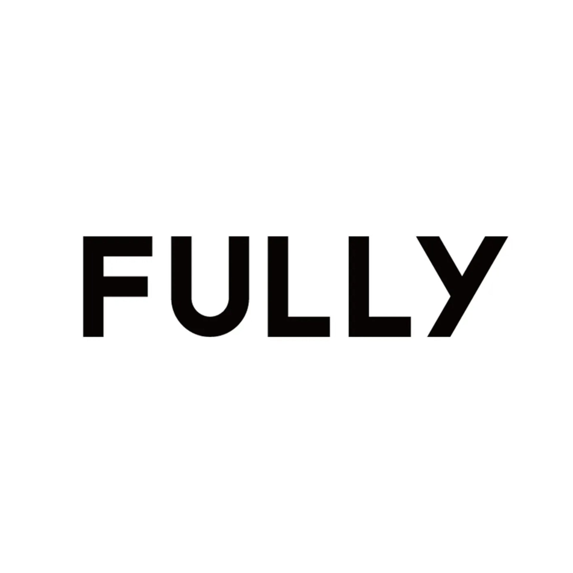 韓國護膚品牌 FULLY 以其天然、純素的清潔型面膜系列聞名，特別是其熱銷的「綠番茄」系列。該品牌面膜多數採用二合一設計，既可以作為面膜敷臉，也可以在加水揉搓後轉化為潔面乳。