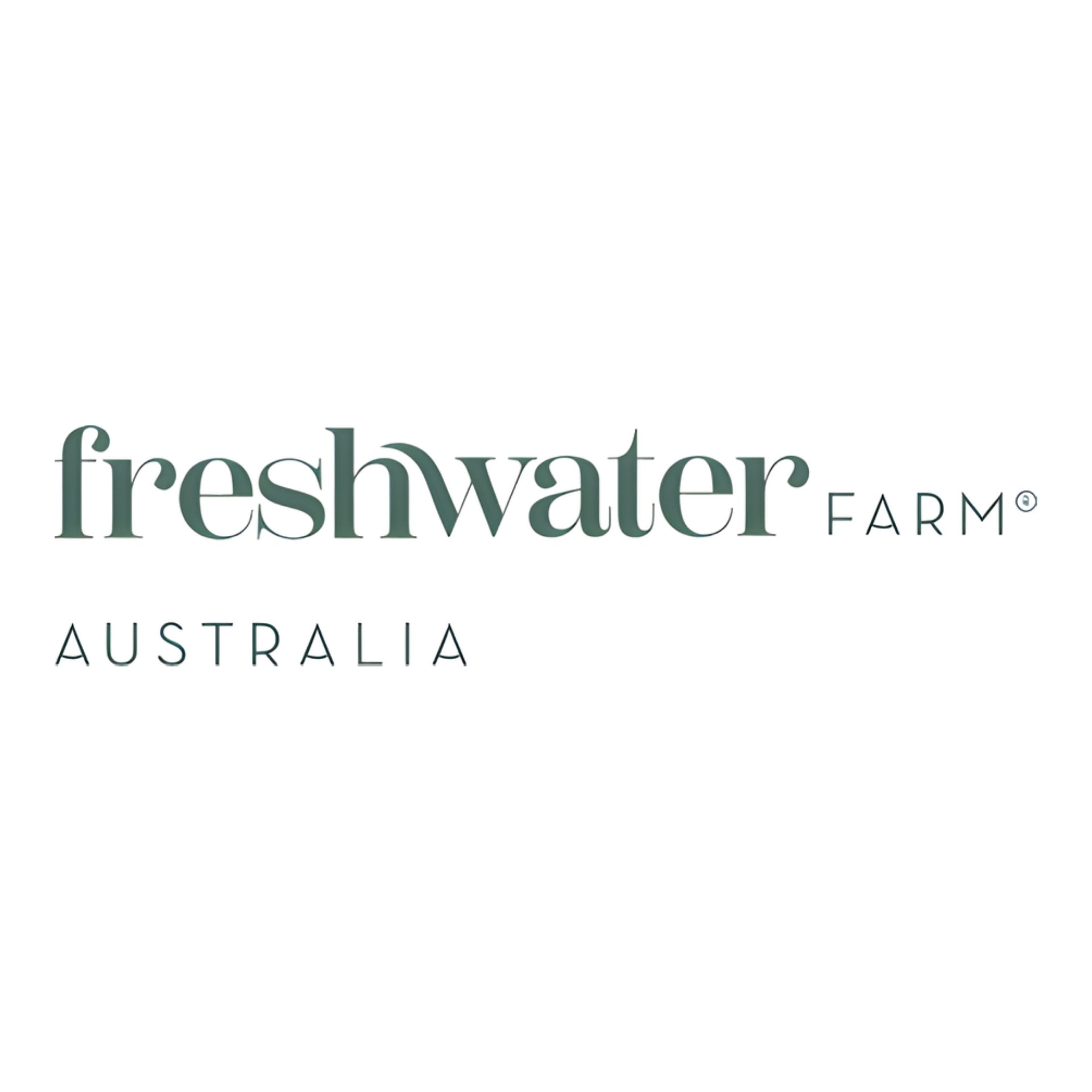 Freshwater Farm這是一個著名的澳洲草本植萃清潔保養品牌，主打「從農場到肌膚 (From Our Farm, To Your Skin)」的理念。核心特色：產品在澳洲雪梨製造，使用自家位於澳洲東海岸農場所生產的原材料，例如檸檬香桃木 (Lemon Myrtle) 和茶樹。產品強調天然、無動物實驗、環境友善且不含化學添加物。