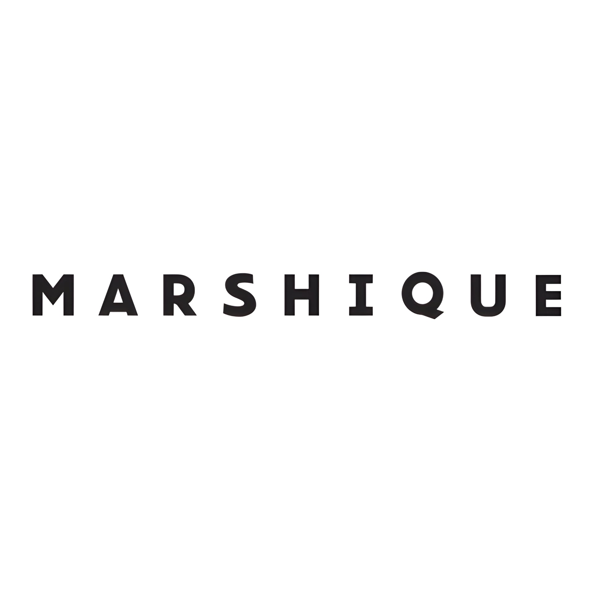 MARSHIQUE 主打以香氛為核心的生活風格選品，從日常擴香到居家儀式感，為空間帶來更細緻的氛圍層次。品牌強調以簡約設計與耐聞香調，搭配容易融入居家與辦公的外觀語言，讓「香氛」不只是氣味，更是生活品味的延伸。想找 MARSHIQUE 香氛、擴香與居家香氛禮物，在一同百貨可挑選適合自用或送禮的香氛選品。
