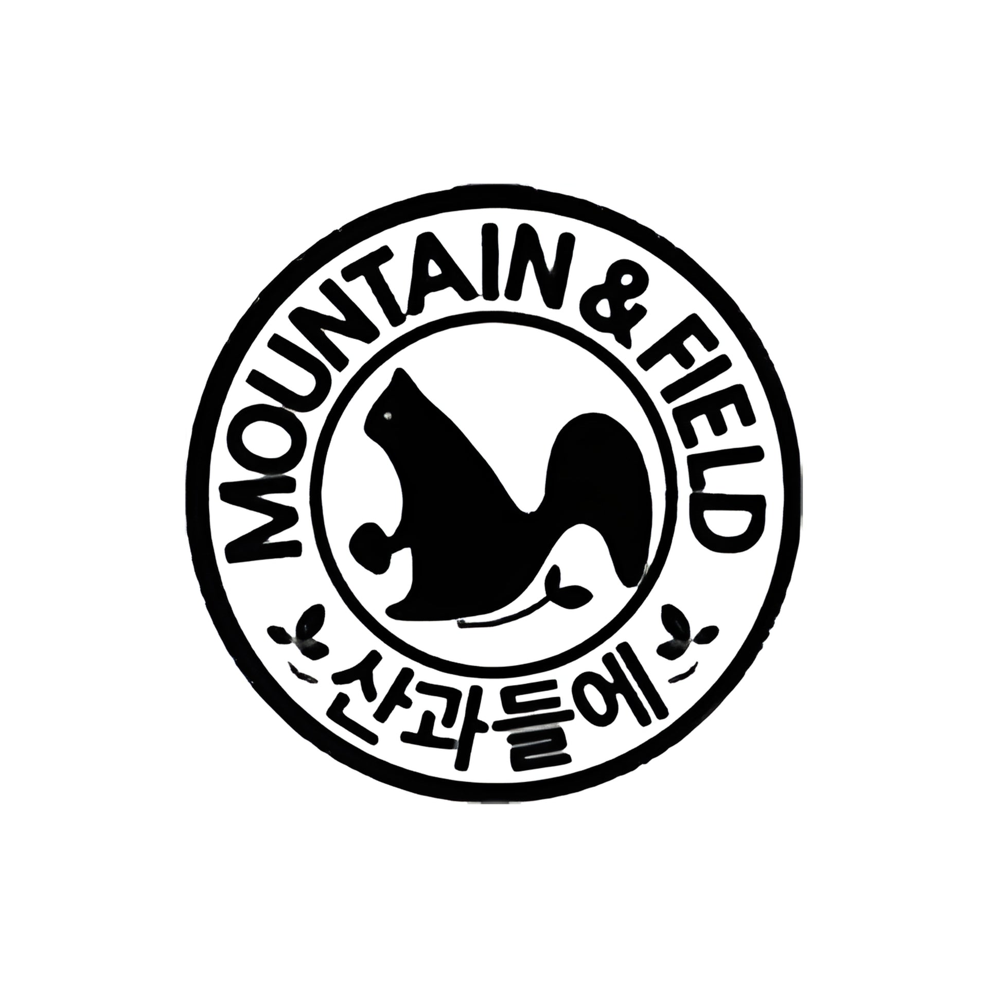 韓國品牌「Mountain & Field」（常稱為松鼠家）以其健康的堅果和低卡零食聞名，主打「每日一把堅果」概念。熱門產品包含綜合堅果（含核桃、杏仁、優格南瓜籽等）、低卡高纖巧克力能量棒、優格葵花籽以及純手工焦糖脆餅，主打隨身包裝、營養健康，非常適合辦公室下午茶和運動健身。