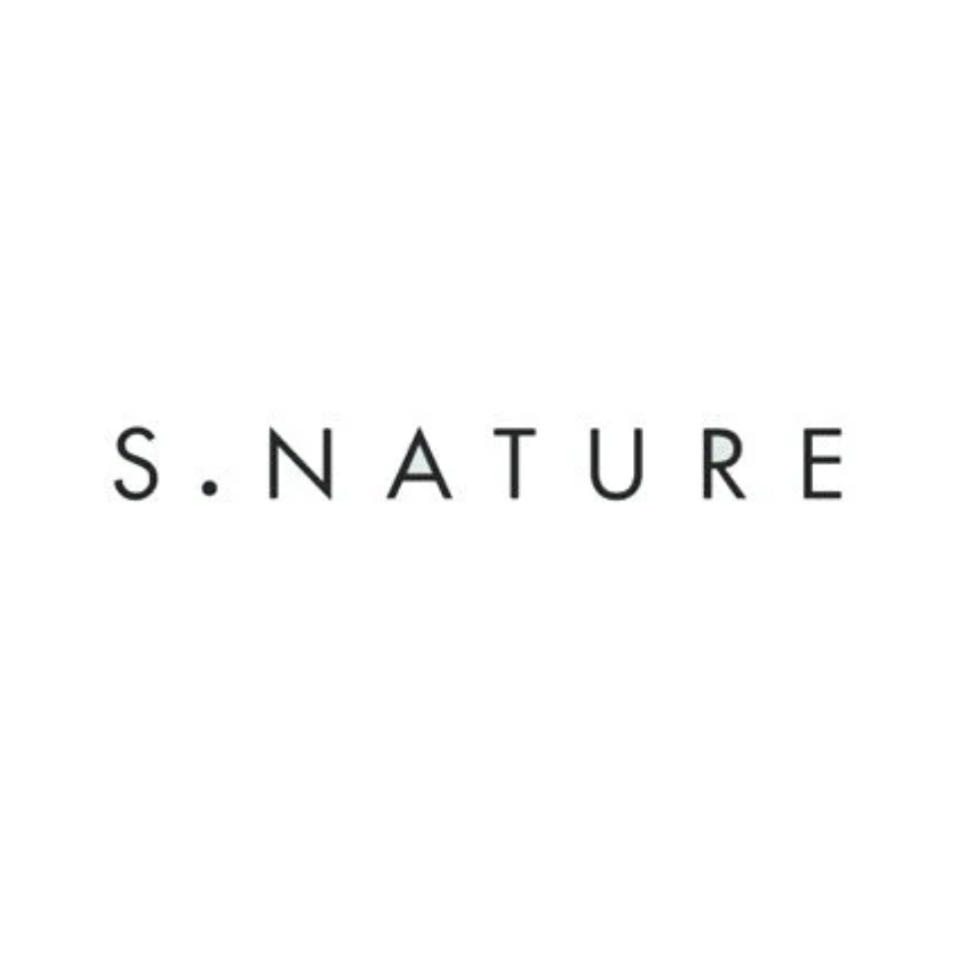 S. NATURE 是韓國人氣保養品牌，主打以肌膚友善配方打造日常「保濕修護」的基礎保養。品牌常見以高保水與舒緩成分為核心，著重在乾燥、敏弱膚況的穩定與屏障照護，搭配清爽不黏膩的質地，讓保養更易於長期維持。若你正在找 S. NATURE 保濕精華、修護乳霜等韓國保養品，在一同百貨可一次選購多款人氣修護單品與日常補水組合。